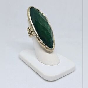 Emerald Green Simulant Stretch Ring Gold Tone Vintage Inspired Statement